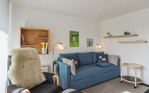 Iliane - 100M from the Sea: Meubles, Design Intérieur, Mur, Sol, Sol, Bois, Canapé, Pièce, Salon, Plafond