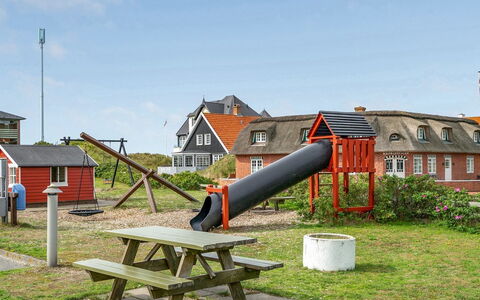 Iliane - 100M from the Sea: Maison, Toit, Domicile, Chalet, Biens, Ferme, Villa, Porche, Siding