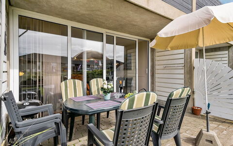 Iliane - 100M from the Sea: Arbuste, Design Urbain, Couverture De Sol, Brique, Appartement, Biens, Brickwork, Balcon, Aménagement Paysager