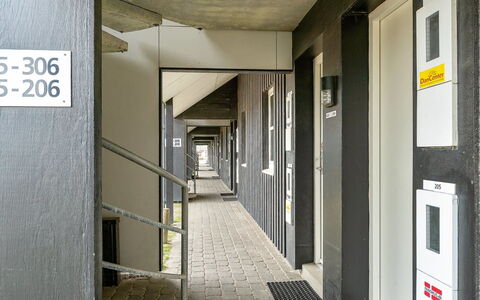 Iliane - 100M from the Sea: Arbuste, Design Urbain, Couverture De Sol, Brique, Appartement, Biens, Brickwork, Balcon, Aménagement Paysager