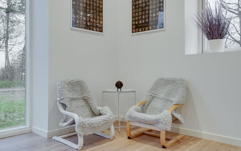 Christiern - 4.5Km from the Sea: Meubles, Bois, Sol, Design Intérieur, Sol, Chaise, Parquet, Salon, Fauteuil À Bascule