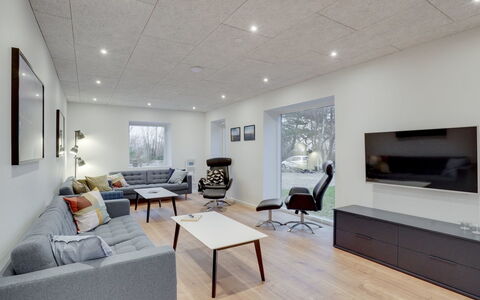 Christiern - 4.5Km from the Sea: Design Intérieur, Sol, Meubles, Mur, Sol, Plafond, Bois, Salon, Canapé, Pièce