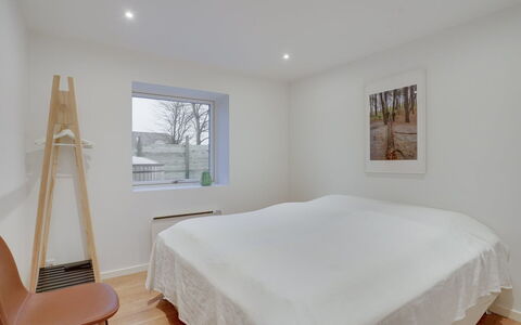 Christiern - 4.5Km from the Sea: Sol, Bois, Design Intérieur, Sol, Chambre, Plafond, Parquet, Lit, Pièce, Literie