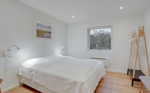 Christiern - 4.5Km from the Sea: Design Intérieur, Sol, Chambre, Sol, Bois, Plafond, Lit, Drap De Lit, Parquet, Pièce