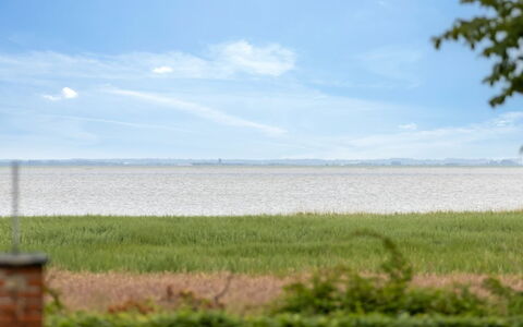 Christiern - 4.5Km from the Sea: Chalet, Domicile, Maison, Toit, Porche, Biens, Siding, Batiments Jardin, Ferme, Cour