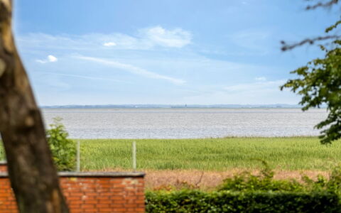 Christiern - 4.5Km from the Sea: Chalet, Domicile, Maison, Toit, Porche, Biens, Siding, Batiments Jardin, Ferme, Cour