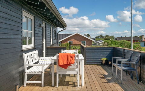 Ortwin - 300M from the Sea: Maison, Toit, Domicile, Chalet, Biens, Ferme, Villa, Porche, Siding