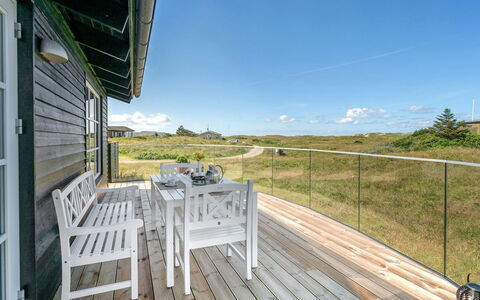 Ortwin - 300M from the Sea: Maison, Toit, Domicile, Chalet, Biens, Ferme, Villa, Porche, Siding