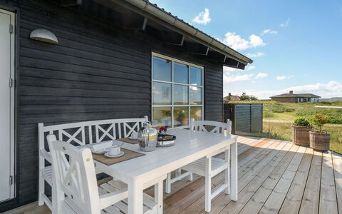 Ortwin - 300M from the Sea: Maison, Toit, Domicile, Chalet, Biens, Ferme, Villa, Porche, Siding