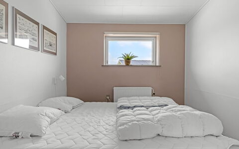 Kita - 500M from the Sea: Design Intérieur, Chambre, Plafond, Sol, Lit, Sol, Drap De Lit, Éclairage, Literie, Meubles