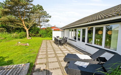 Kita - 500M from the Sea