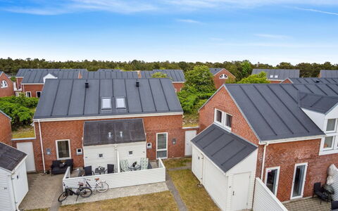 Withulf - 2.3Km from the Sea: Meubles, Design Intérieur, Chaise, Sol, Table, Recours, Sol, Plafond, Pièce, Eco Hôtel