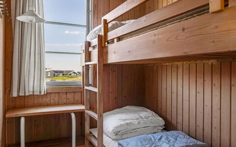 Gertraud - 500M from the Sea: Lit Superposé, Bois, Chambre, Sol, Sol, Design Intérieur, Lit, Meubles, Plafond, Dortoir