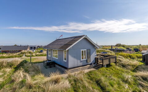 Gertraud - 500M from the Sea: Appartement, Ombre, Balcon, Chaise, Clôture, Mobilier De Jardin, Aluminium, Gazon Artificiel