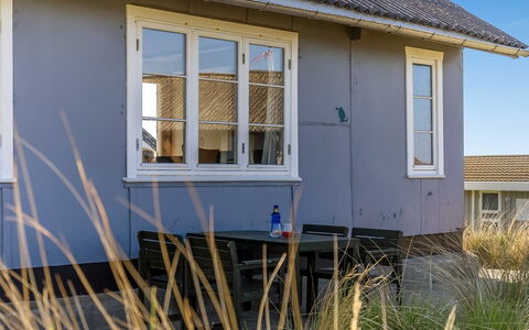 Gertraud - 500M from the Sea: Appartement, Ombre, Balcon, Chaise, Clôture, Mobilier De Jardin, Aluminium, Gazon Artificiel