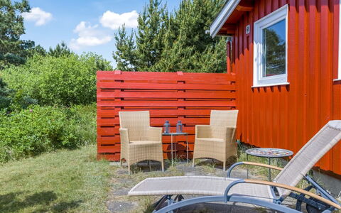 Winald - 500M from the Sea: Herbe, Maison, Toit, Domicile, Chalet, Arbuste, Lot Terre, Zone Rurale, Ferme, Couverture De Sol