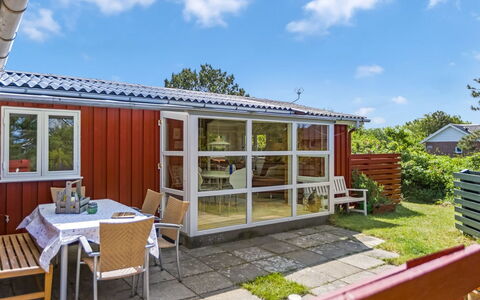 Winald - 500M from the Sea: Herbe, Maison, Toit, Domicile, Chalet, Arbuste, Lot Terre, Zone Rurale, Ferme, Couverture De Sol