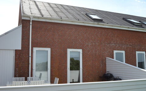 Anke - 500M from the Sea: Meubles, Design Intérieur, Chaise, Sol, Table, Recours, Sol, Plafond, Pièce, Eco Hôtel