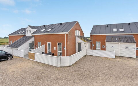 Anke - 500M from the Sea: Meubles, Design Intérieur, Chaise, Sol, Table, Recours, Sol, Plafond, Pièce, Eco Hôtel