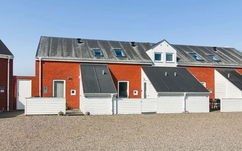 Maarit - 2.3Km from the Sea: Toit, Siding, Daylighting