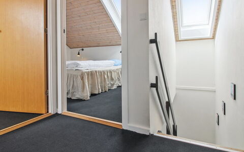 Maarit - 2.3Km from the Sea: Toit, Maison, Lot Terre, Domicile, Chalet, Biens, Batiments Jardin, Ombre, Cabane En Rondins, Aménagement Paysager