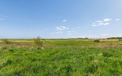 Maarit - 2.3Km from the Sea: Appartement, Ombre, Balcon, Chaise, Clôture, Mobilier De Jardin, Aluminium, Gazon Artificiel