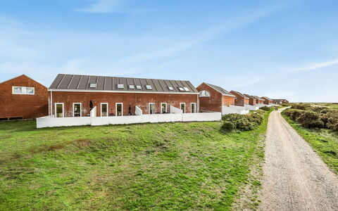 Maarit - 2.3Km from the Sea: Toit, Maison, Lot Terre, Domicile, Chalet, Biens, Batiments Jardin, Ombre, Cabane En Rondins, Aménagement Paysager