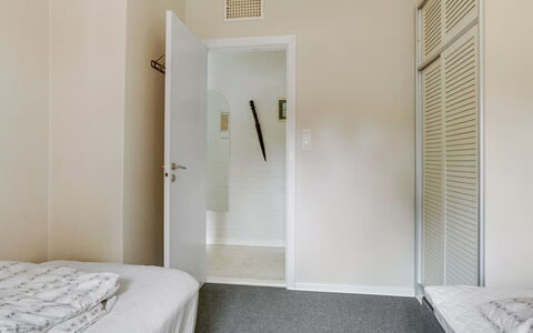 Gwen - 2.7Km from the Sea: Sol, Sol, Design Intérieur, Plafond, Pièce, Chambre, Lit, Appartement, Drap De Lit, Linge