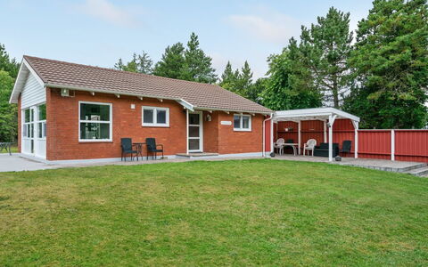 Gwen - 2.7Km from the Sea: Bâtiment, Maison, Toit, Domicile, Zone Résidentielle, Chalet, Lot Terre, Pelouse, Cour, Siding