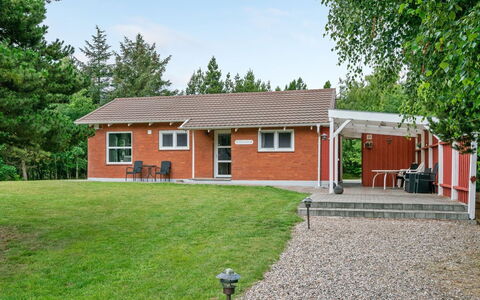 Gwen - 2.7Km from the Sea: Herbe, Bâtiment, Maison, Toit, Domicile, Chalet, Arbuste, Zone Résidentielle, Lot Terre