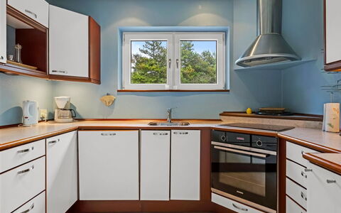 Gwen - 2.7Km from the Sea: Sol, Bois, Cuisine, Design Intérieur, Cabinetry, Principaux Appliance, Comptoir, Sol, Appareil De Cuisine, Plafond