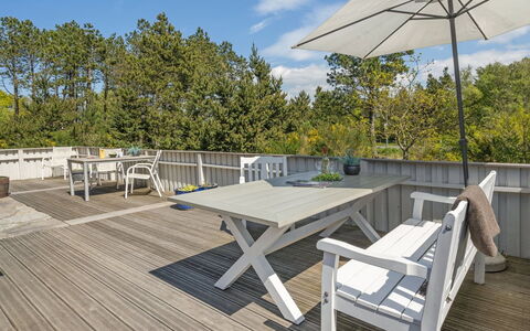 Ridir - 3.5Km from the Sea: Toit, Chalet, Domicile, Ombre, Siding, Ferme, Porche, Structure En Plein Air, Batiments Jardin