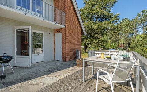 Ridir - 3.5Km from the Sea: Toit, Chalet, Domicile, Ombre, Siding, Ferme, Porche, Structure En Plein Air, Batiments Jardin