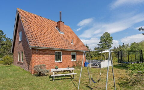 Ridir - 3.5Km from the Sea: Toit, Chalet, Domicile, Ombre, Siding, Ferme, Porche, Structure En Plein Air, Batiments Jardin
