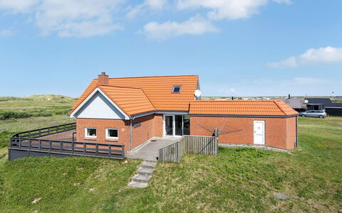 Helfrida - 350M from the Sea: Maison, Toit, Domicile, Chalet, Biens, Ferme, Villa, Porche, Siding