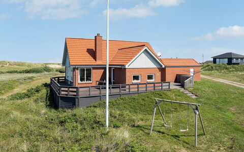 Helfrida - 350M from the Sea: Maison, Toit, Domicile, Chalet, Biens, Ferme, Villa, Porche, Siding
