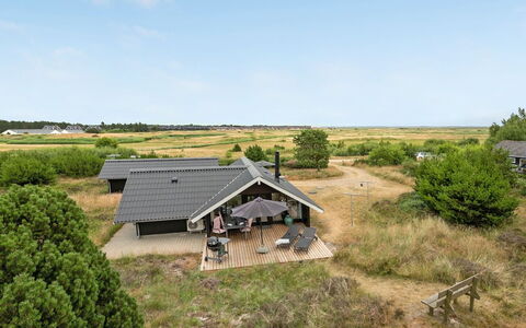 Torbjörn - 1.1Km from the Sea: Herbe, Maison, Toit, Domicile, Chalet, Arbuste, Lot Terre, Zone Rurale, Ferme, Couverture De Sol