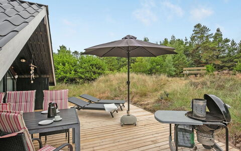 Torbjörn - 1.1Km from the Sea: Herbe, Maison, Toit, Domicile, Chalet, Arbuste, Lot Terre, Zone Rurale, Ferme, Couverture De Sol