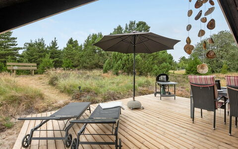 Torbjörn - 1.1Km from the Sea: Herbe, Maison, Toit, Domicile, Chalet, Arbuste, Lot Terre, Zone Rurale, Ferme, Couverture De Sol