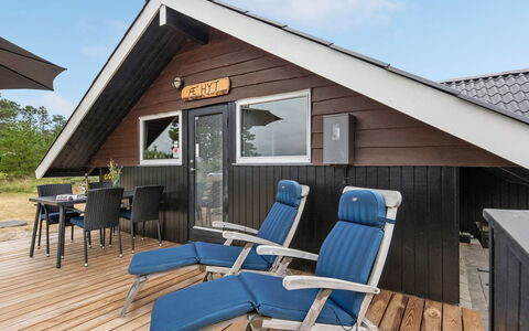 Torbjörn - 1.1Km from the Sea: Herbe, Maison, Toit, Domicile, Chalet, Arbuste, Lot Terre, Zone Rurale, Ferme, Couverture De Sol