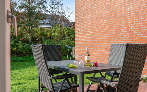Palni - 2.3Km from the Sea: Meubles, Mobilier De Jardin, Table, Chaise, Tableau De Plein Air, Table Cuisine Et Salle A Manger, Patio, Table Basse, Salle À Manger, Tache De Bois