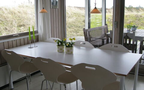 Elsa - 700M from the Sea: Meubles, Table, Design Intérieur, Bois, Chaise, Salle À Manger, Table Cuisine Et Salle A Manger, Sol, Sol, Domicile