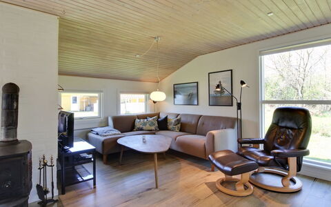 Solborg - 400M from the Sea: Design Intérieur, Sol, Bois, Meubles, Sol, Plafond, Canapé, Salon, Éclairage, Parquet