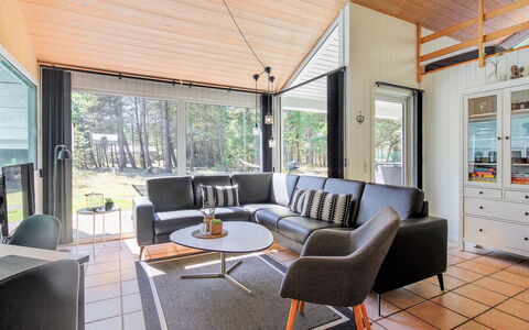 Jensen - 700M to the Fjord: Design Intérieur, Canapé, Plafond, Salon, Domicile, Dur, Luminaire, Parquet, Tache De Bois