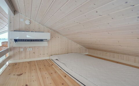 Marjorie - 400M from the Sea: Maison, Toit, Domicile, Chalet, Biens, Ferme, Villa, Porche, Siding