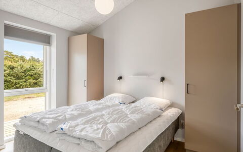 Alena - 1Km from the Sea: Design Intérieur, Chambre, Plafond, Sol, Lit, Sol, Pièce, Literie, Cadre De Lit, Drap De Lit