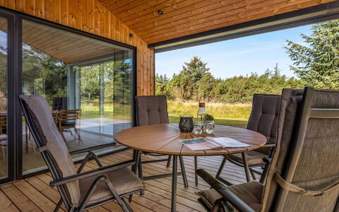 Alena - 1Km from the Sea: Bois, Meubles, Domicile, Dur, Chalet, Batiments Jardin, Porche, Cabane En Rondins, Chaise, Tache De Bois