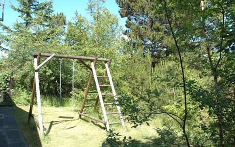 Laurin - 600M from the Sea: Bois, Échelle, Jardin, Balançoire, Des Bois, Suppression Des Plantes Ligneuses, Équipement Extérieur Play, Ombre, Arrière-Cour, Jungle