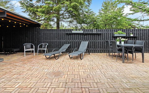 Laurin - 600M from the Sea: Toit, Lot Terre, Chalet, Domicile, Zone Rurale, Cabanon, Siding, Batiments Jardin, Cabane En Rondins, Cabane