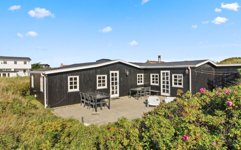 Gudwer - 300M from the Sea: Herbe, Arbuste, Maison, Jardin, Domicile, Chalet, Lot Terre, Pelouse, Couverture De Sol